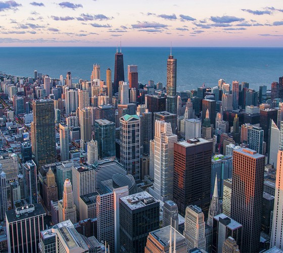 充分利用上市公司資本平臺(tái)整合國內(nèi)商業(yè)流通以及連鎖企業(yè)的資源優(yōu)..